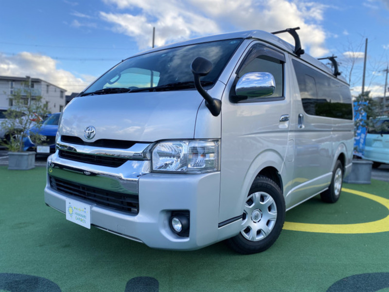 TOYOTA　HIACE