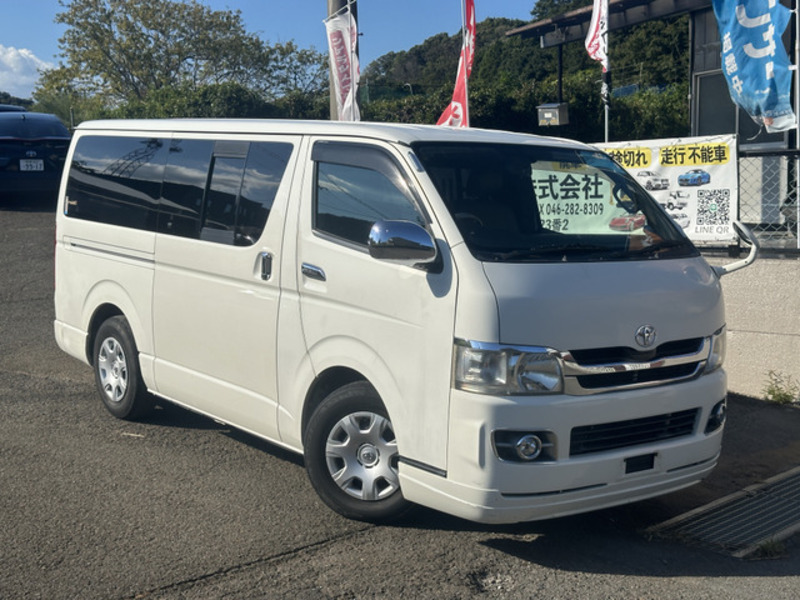 TOYOTA　HIACE VAN