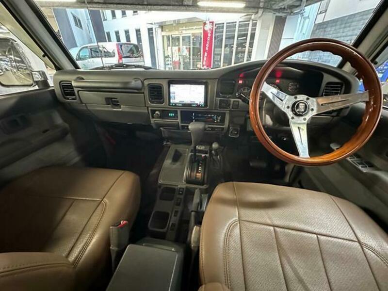 LAND CRUISER PRADO-8