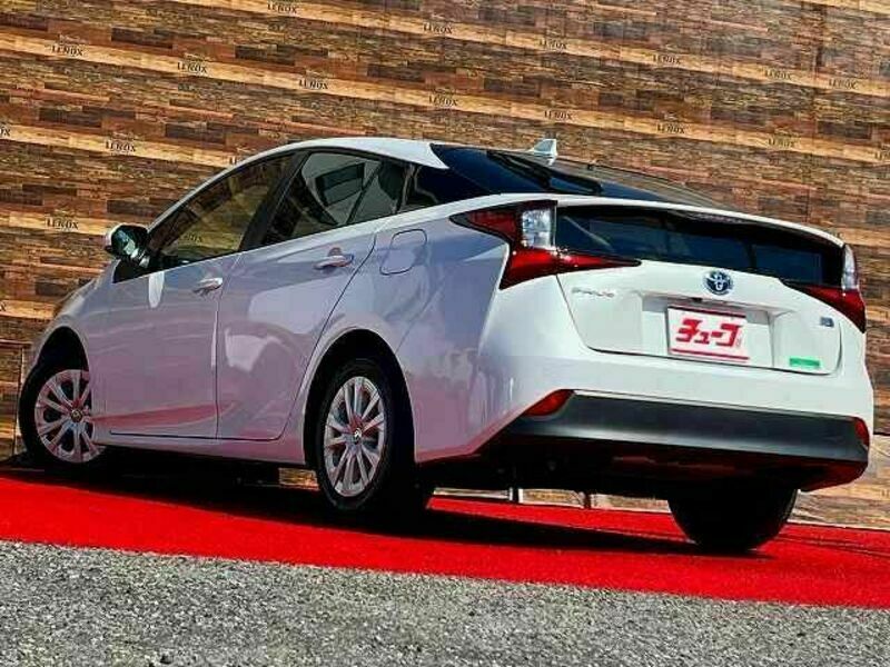 PRIUS-8