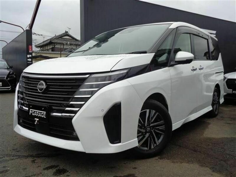 NISSAN　SERENA