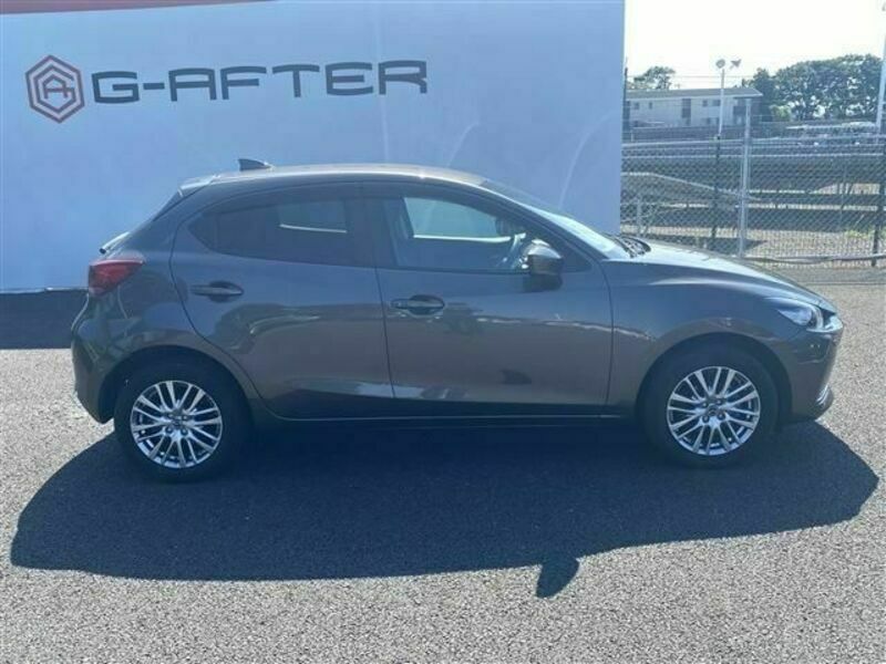 MAZDA2-6