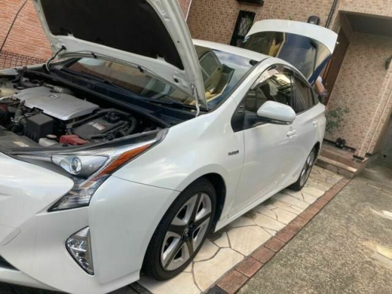 PRIUS-4