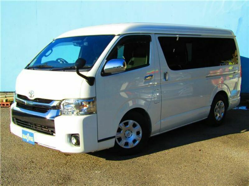 TOYOTA　HIACE VAN