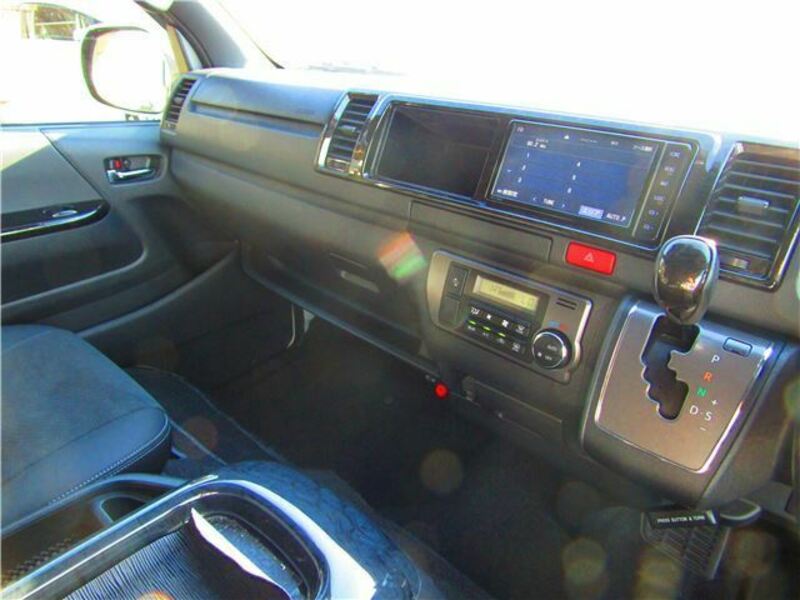 HIACE VAN-26