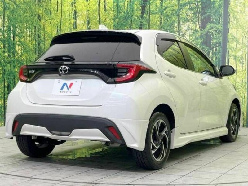 YARIS-17