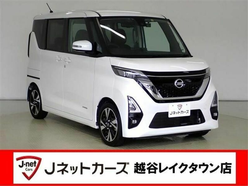 NISSAN　ROOX