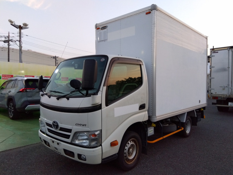 TOYOTA　DYNA