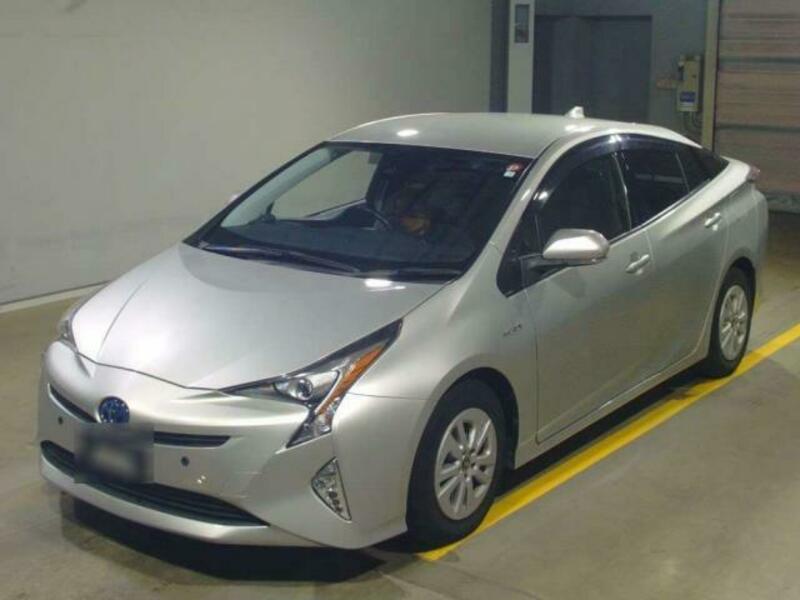 TOYOTA　PRIUS