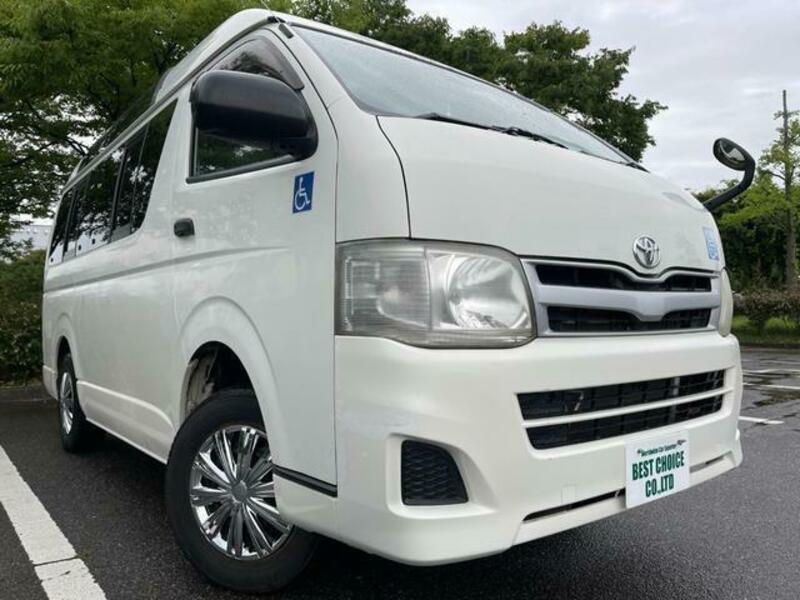 TOYOTA　HIACE VAN