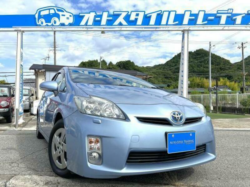 TOYOTA　PRIUS