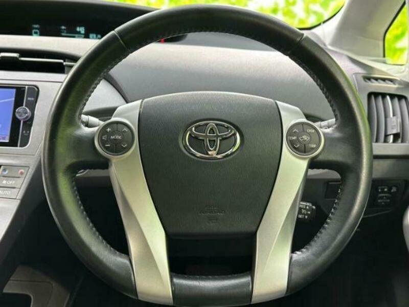 PRIUS-13