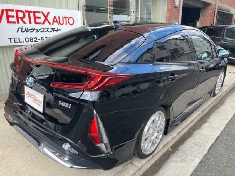 PRIUS PHV-8