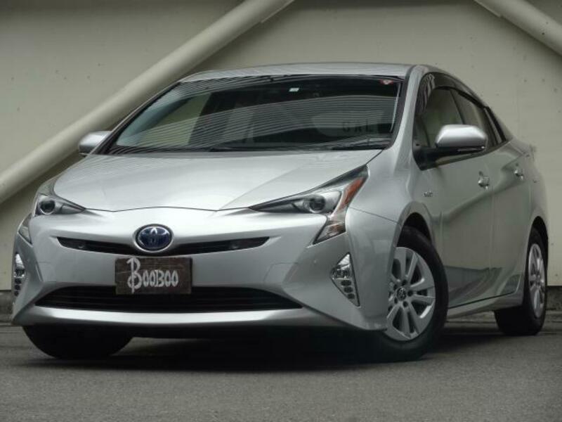 TOYOTA　PRIUS