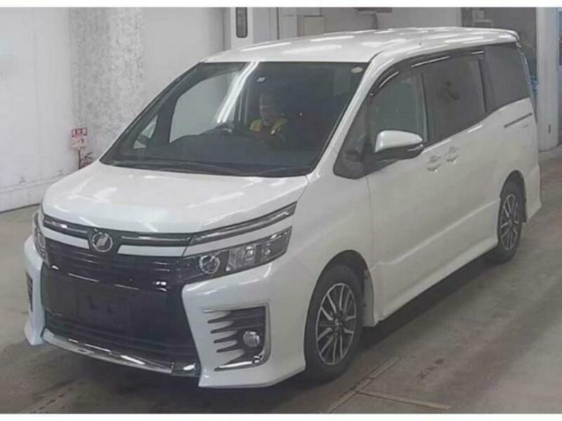 TOYOTA　VOXY