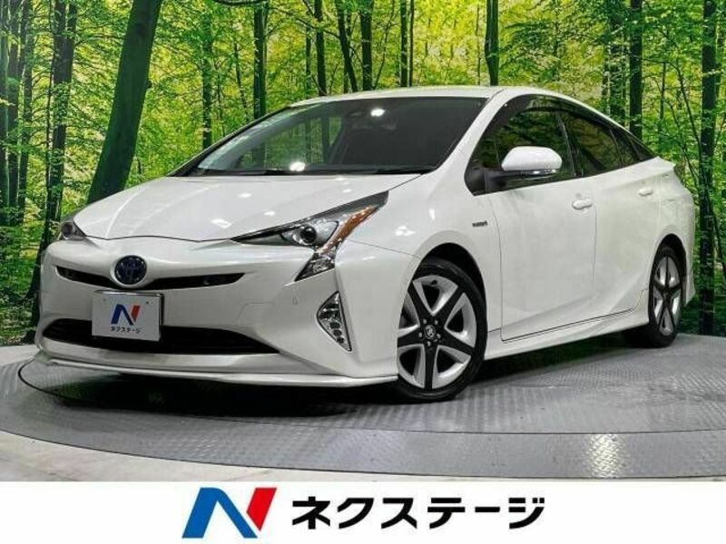 TOYOTA　PRIUS