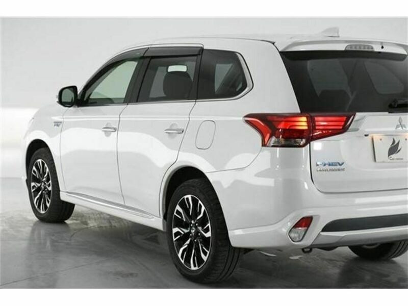 OUTLANDER PHEV-6