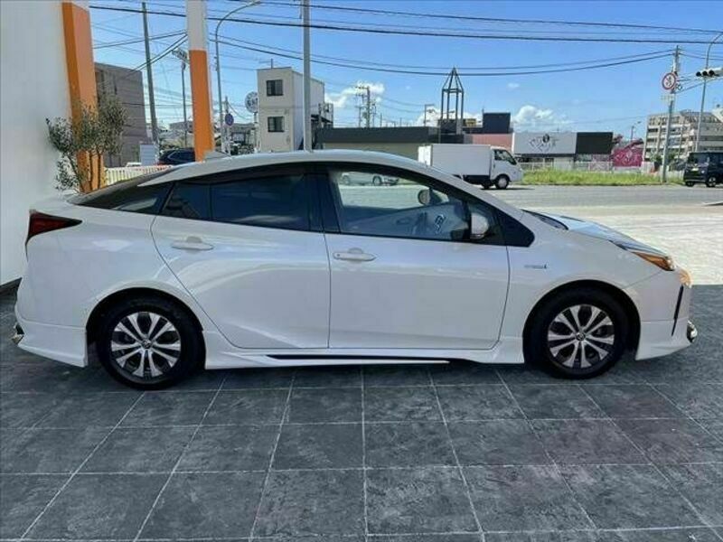 PRIUS-10