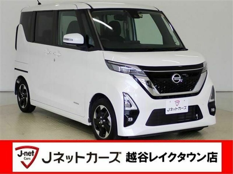 NISSAN　ROOX