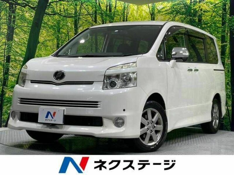 TOYOTA　VOXY