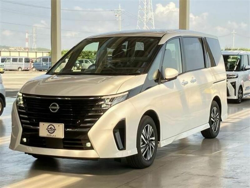 NISSAN　SERENA