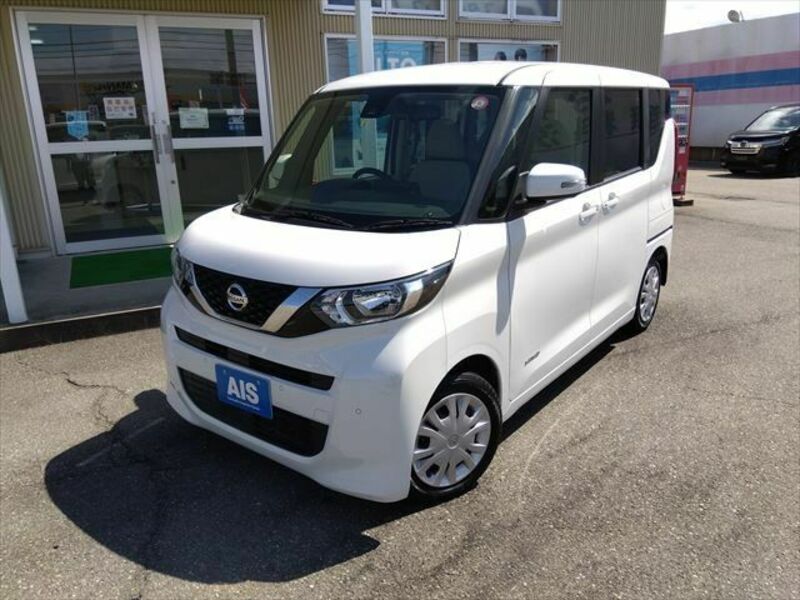 NISSAN　ROOX