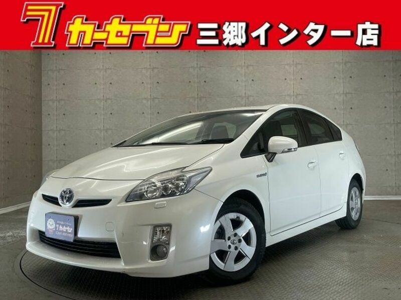 TOYOTA　PRIUS