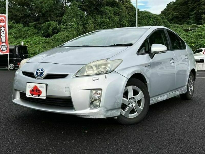 TOYOTA　PRIUS