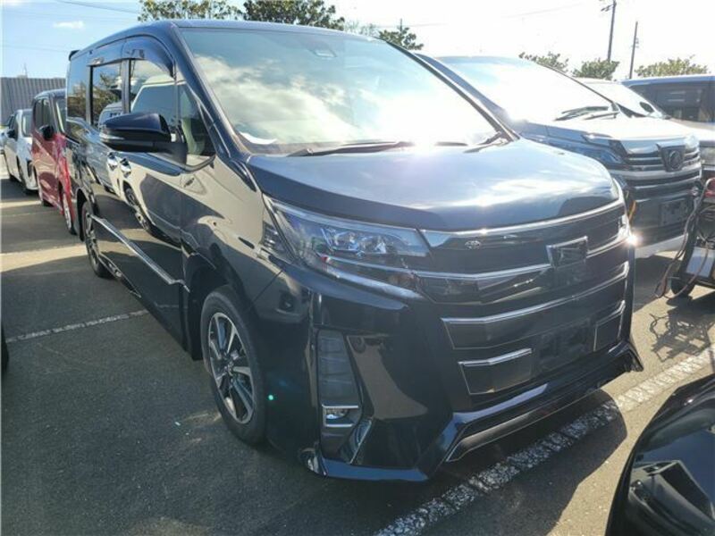 TOYOTA　NOAH