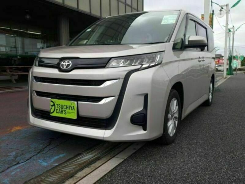 TOYOTA　NOAH