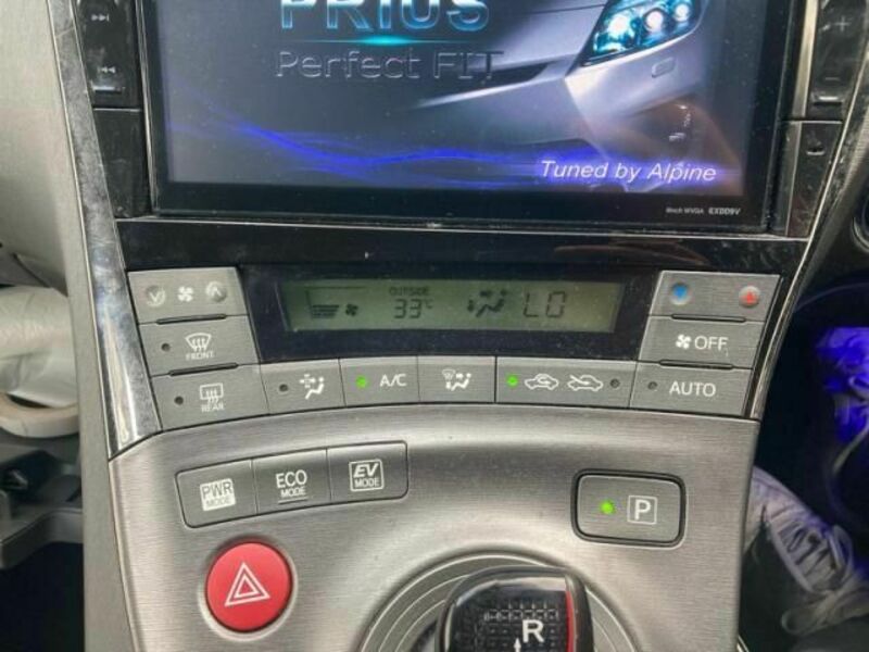 PRIUS-17