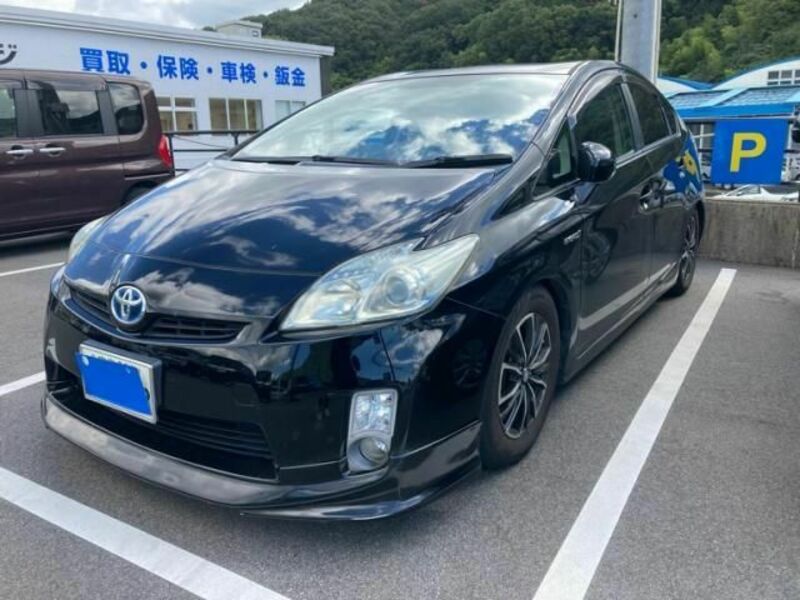 TOYOTA　PRIUS