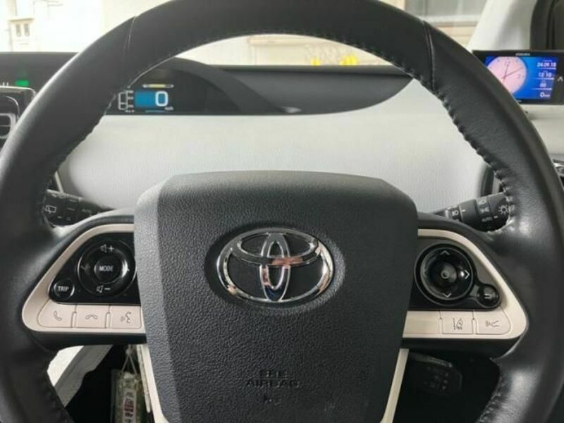 PRIUS-13