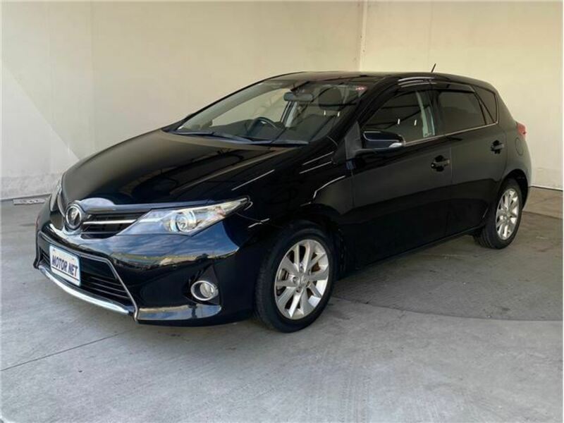 TOYOTA　AURIS