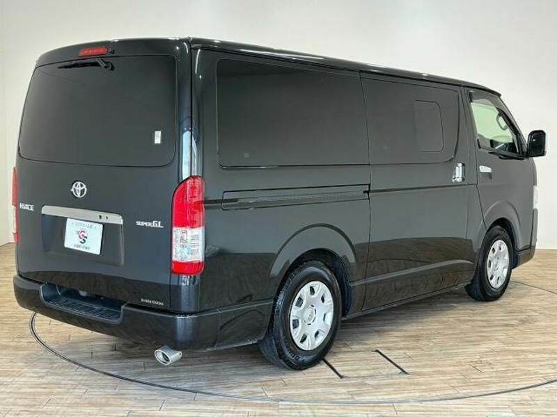 HIACE VAN-13