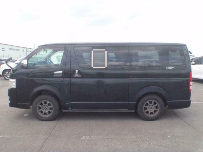 HIACE-11