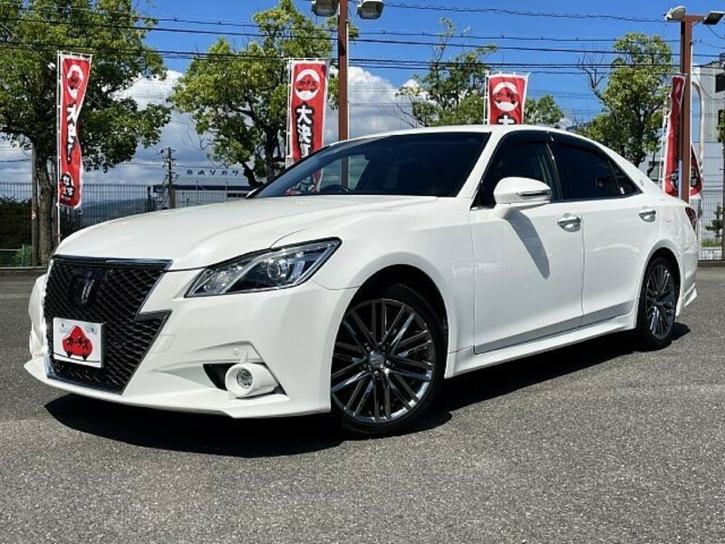 TOYOTA　CROWN