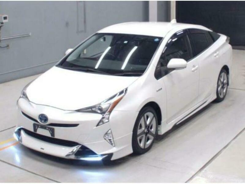 TOYOTA　PRIUS