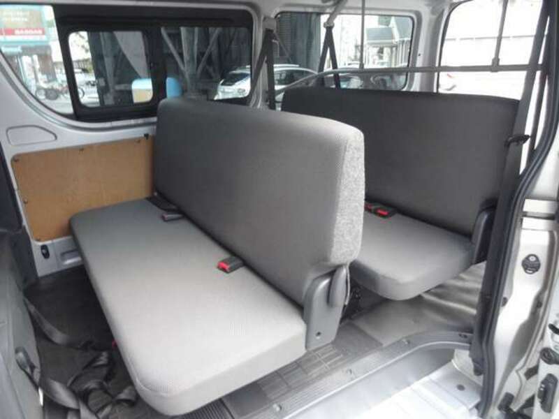 HIACE VAN-9