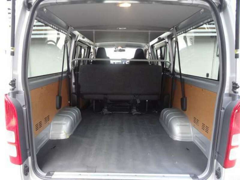 HIACE VAN-13