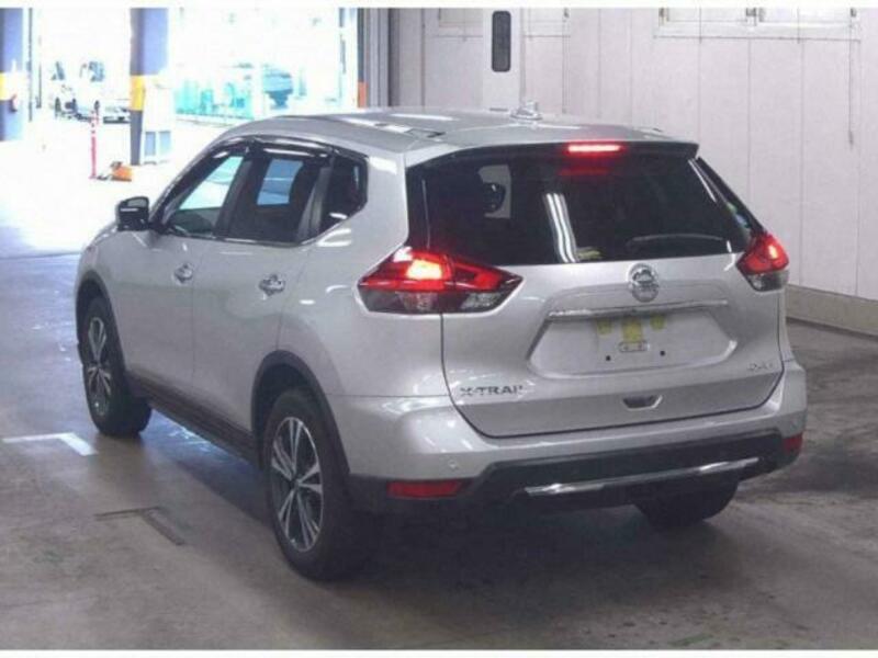 X-TRAIL-1