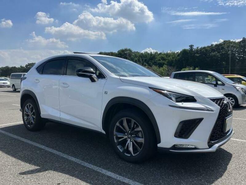 LEXUS　NX