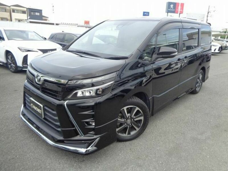 TOYOTA　VOXY