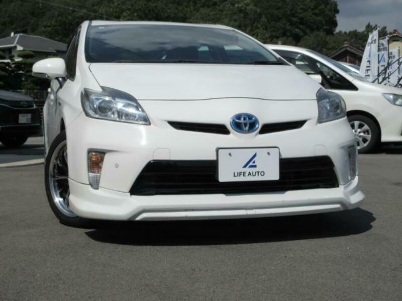 TOYOTA　PRIUS