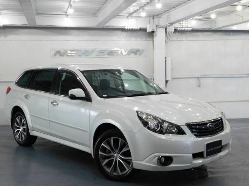 SUBARU　LEGACY OUTBACK