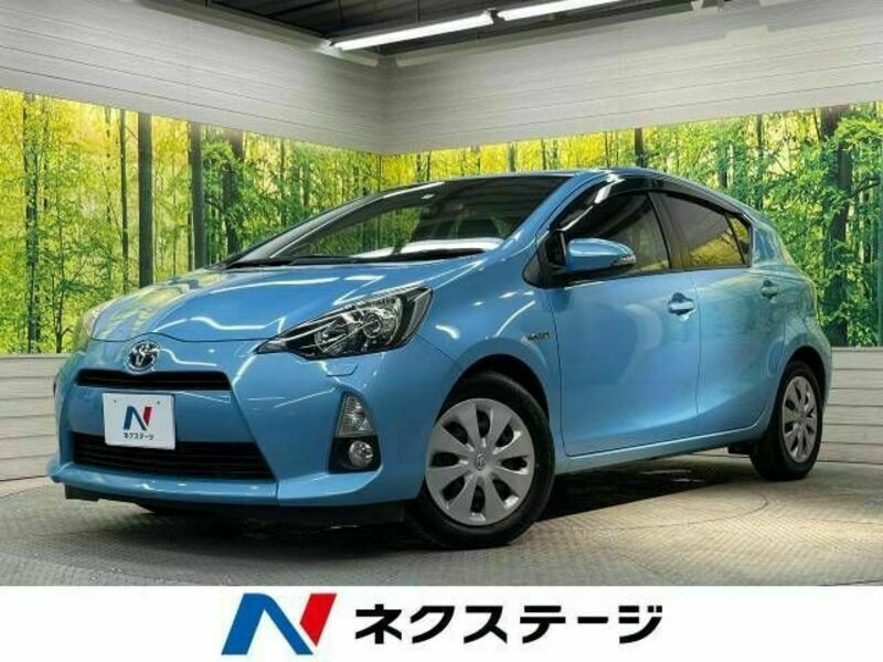 TOYOTA　AQUA