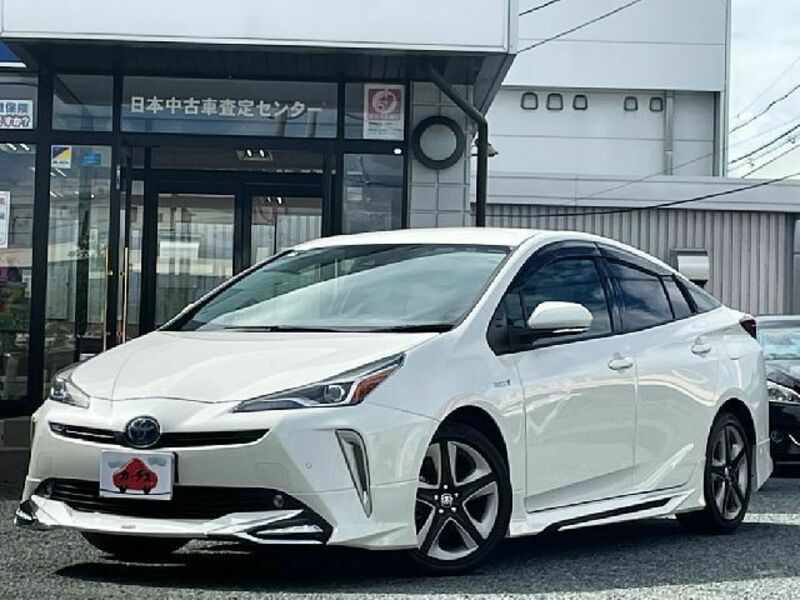 TOYOTA　PRIUS