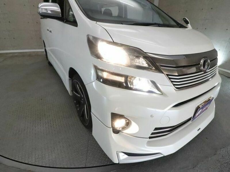 VELLFIRE-27