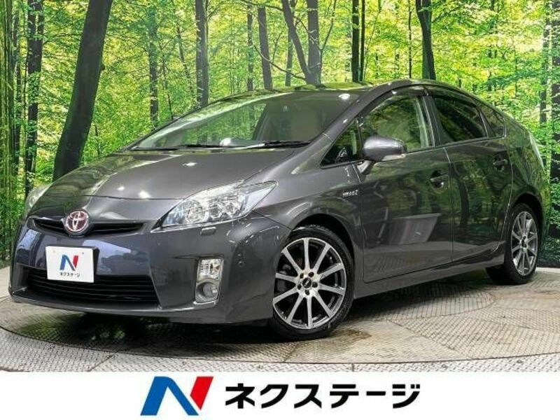 TOYOTA　PRIUS