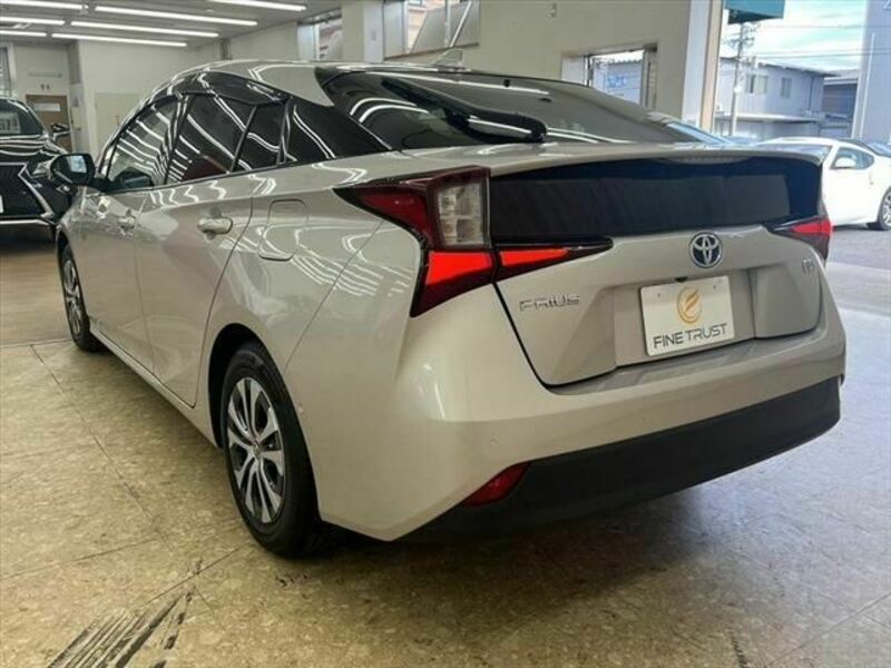 PRIUS-19